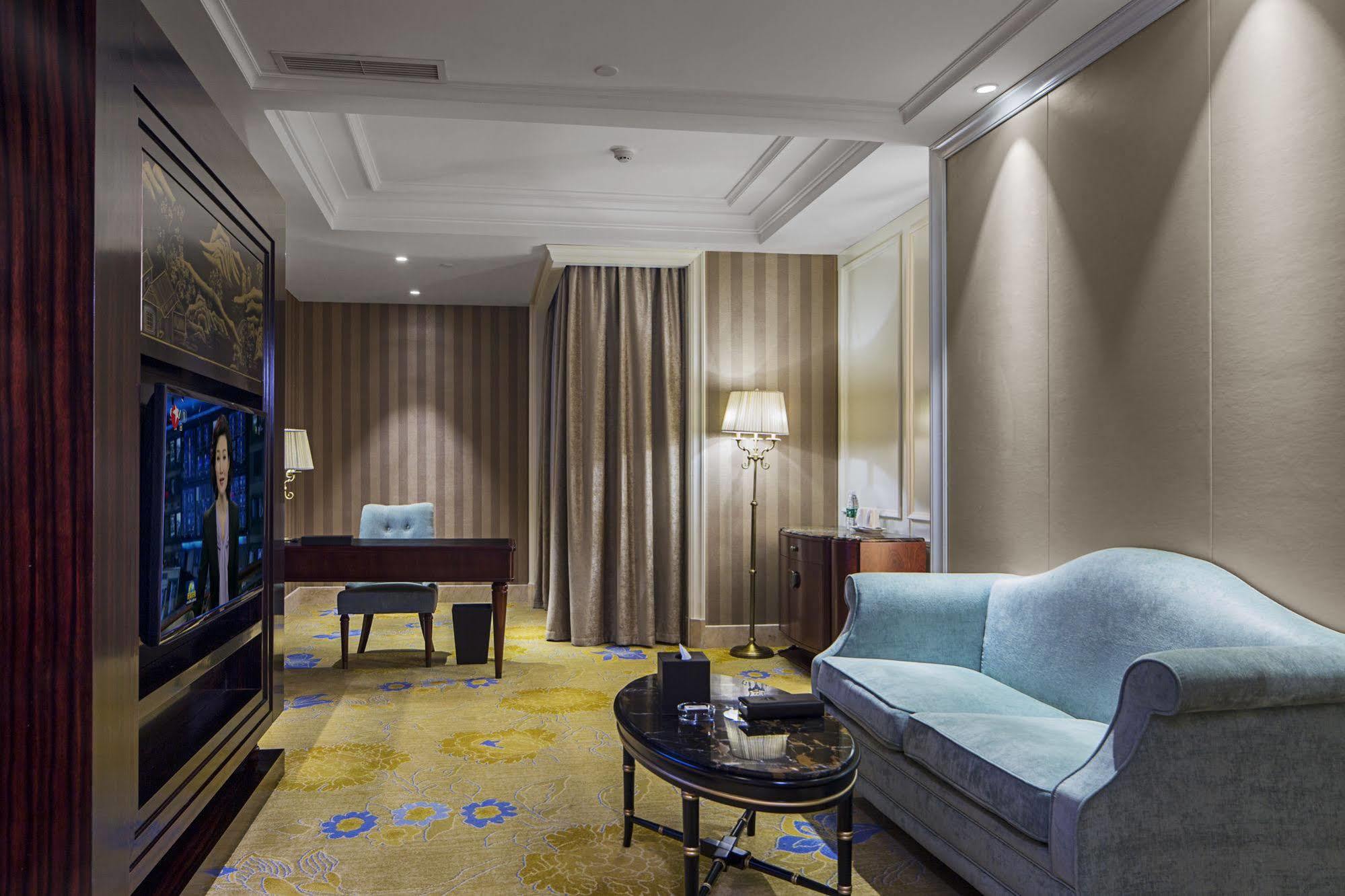 Chengdu Jin Yun Hotel Exterior photo
